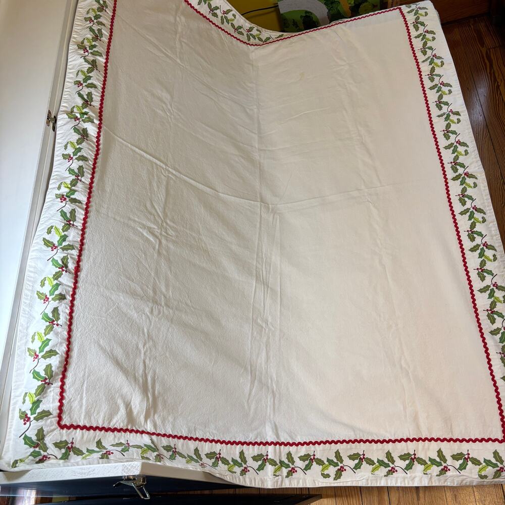Handmade Christmas Tablecloth 66x54 Holly Berry Red Rickrack Holiday White